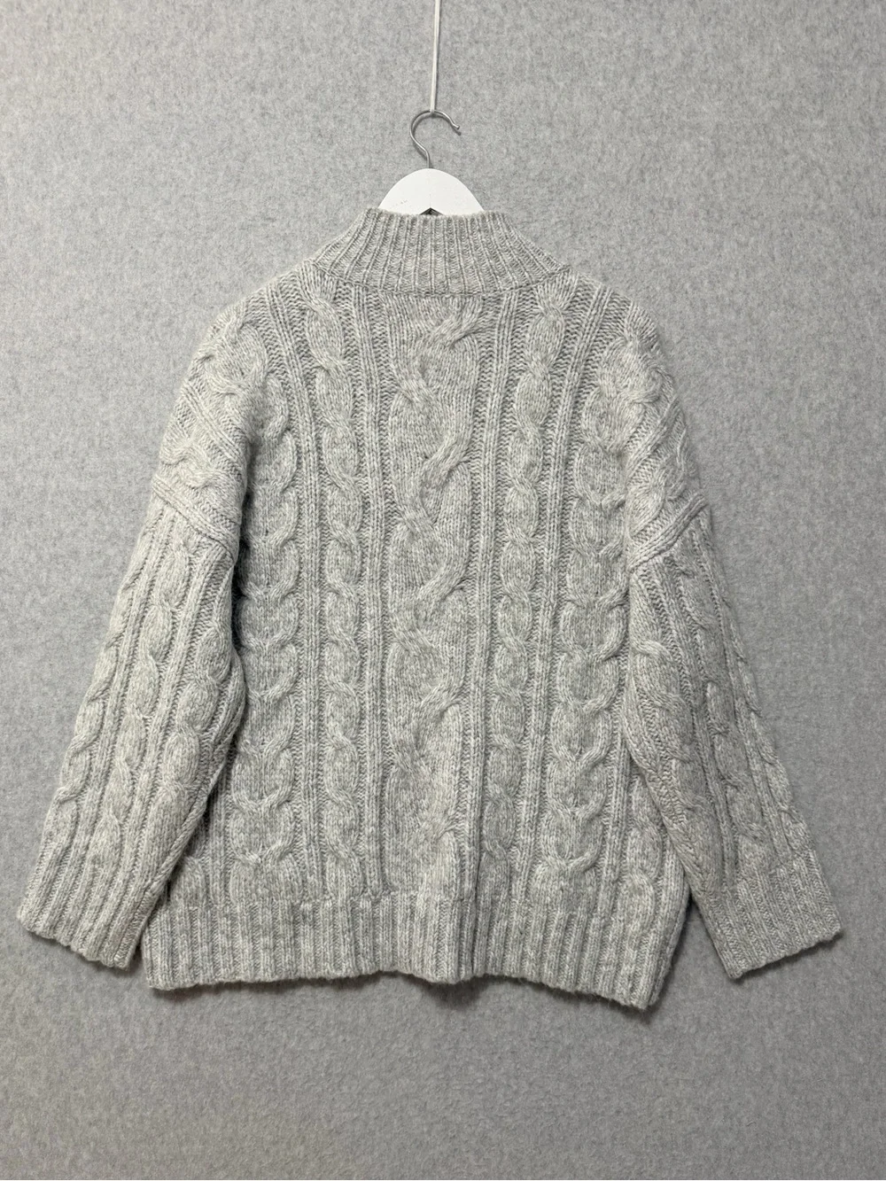 American Eagle Gray Cable Knit Mock Neck Sweater Size Medium Oversized Cozy